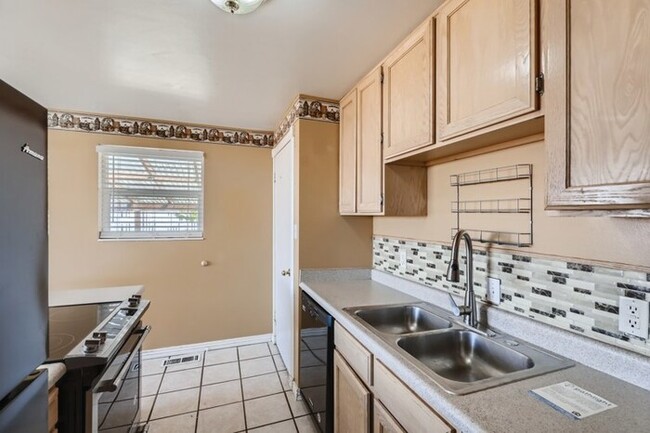Building Photo - 434 North Antelope East Avenue, Tooele, UT...