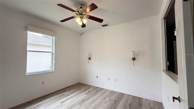 Foto del edificio - 1155 Millbrook Cir