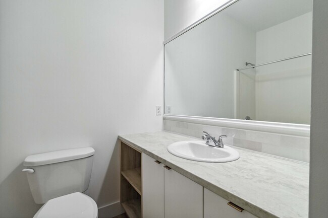 Photo du bâtiment - WELCOME TO GARDENSTONE - TWO BEDROOM PLUS DEN APARTMENT AVAILABLE