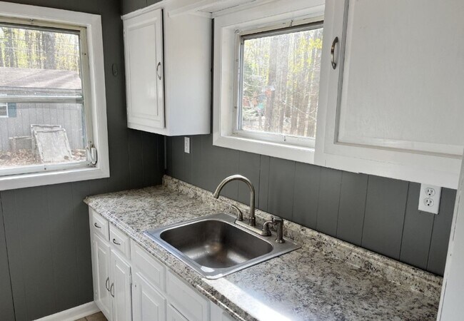 Foto del edificio - NEWLY RENOVATED HOME IN East Stroudsburg!