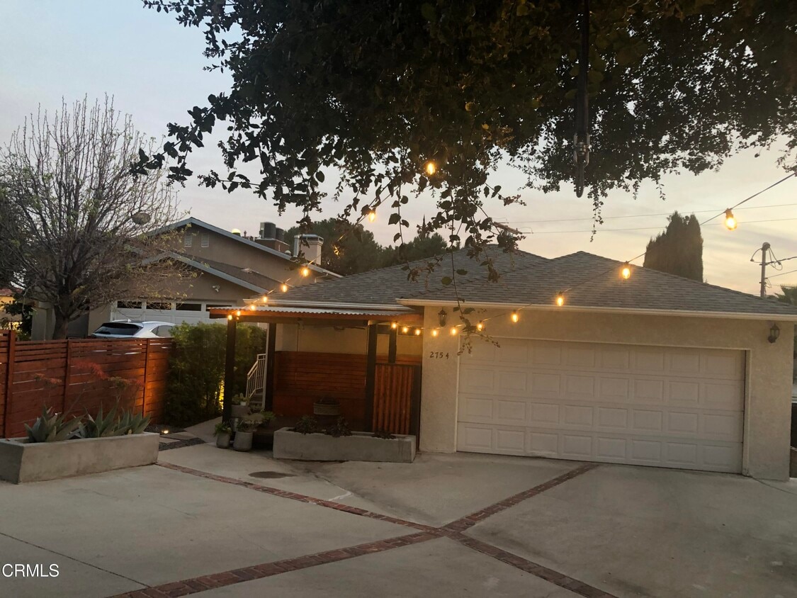 27542752 Fairmount Ave, La CrescentaMontrose, CA 91214 Townhome