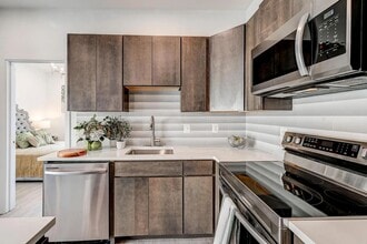 Building Photo - 421 S Broadway