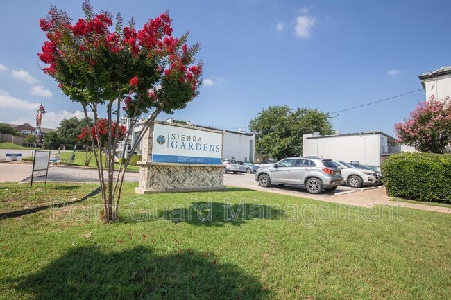 Foto del edificio - 2204 Ridgmar Plaza