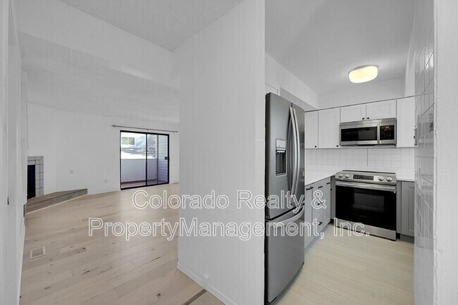 Building Photo - 11586 E Bayaud Dr