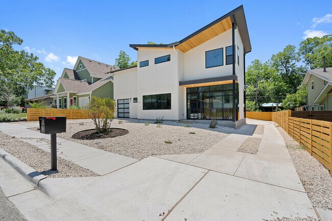 Foto del edificio - 909 Payne Ave