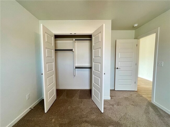 Photo - 682 Kayla Maria St House