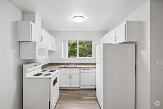 1BR, 1BA - 550SF - Kitchen - La Loma Terrace
