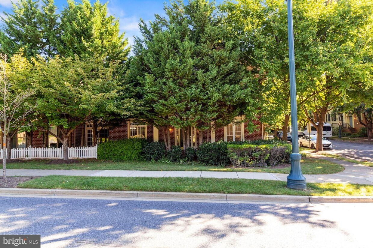 561 Longhorn Crescent, Rockville, MD 20850 Townhome Rentals in Rockville MD