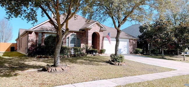 Building Photo - 2910 Sandleigh Dr