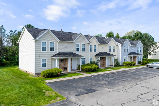 Building Photo - North Road Townhomes
