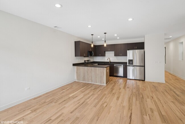 Foto del edificio - 1246 S Fairfield Ave