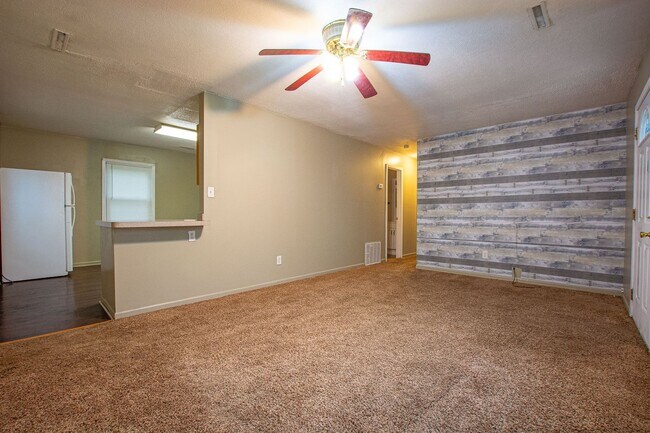Foto del edificio - 2 Bedroom / 1.5 Bath Home in Carter Lake!