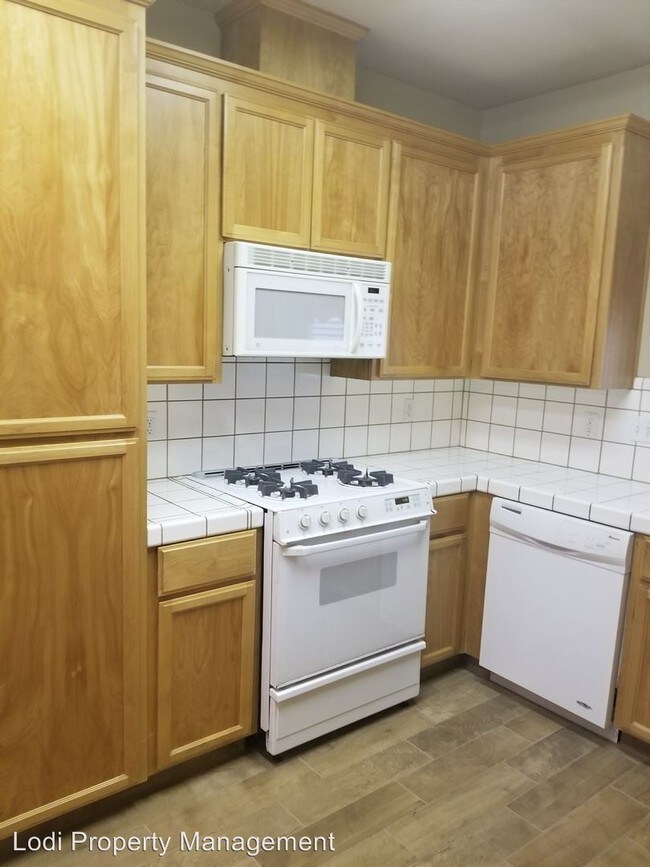 Foto del edificio - 3 br, 2.5 bath House - 1311 Lilac St