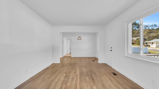 Foto del edificio - Charming Brick Rancher!