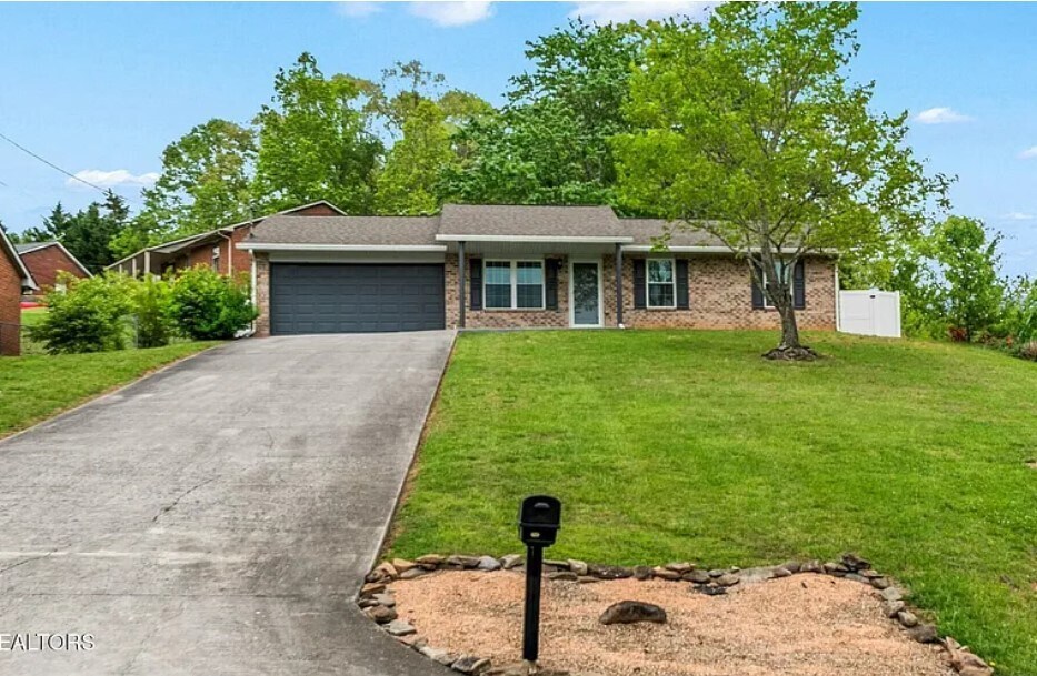 Foto principal - 4918 Stewart Ridge Rd