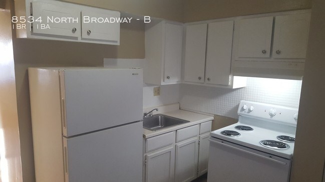 Foto del edificio - 8534 N Broadway