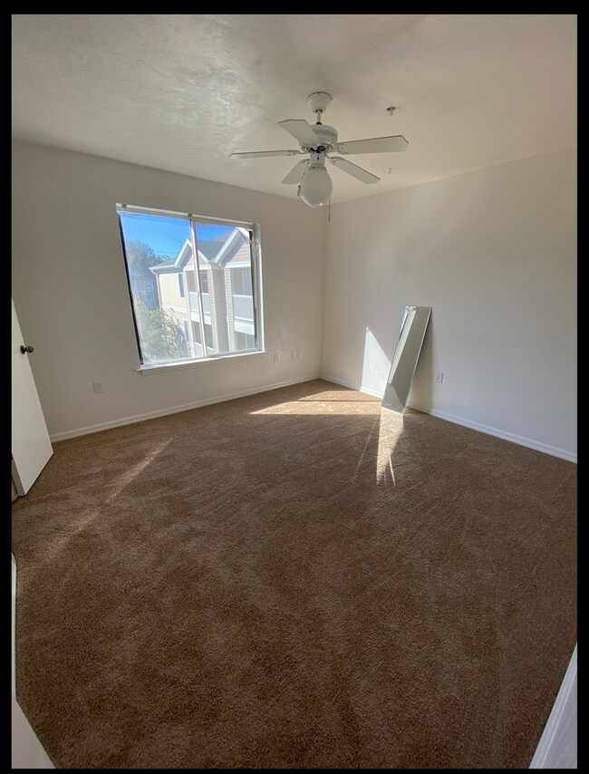 Building Photo - 4000 SW 23rd St