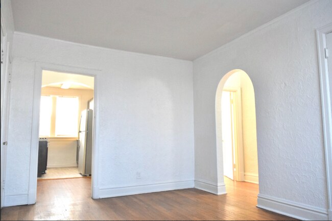 Foto del edificio - 6655 Berthold Ave