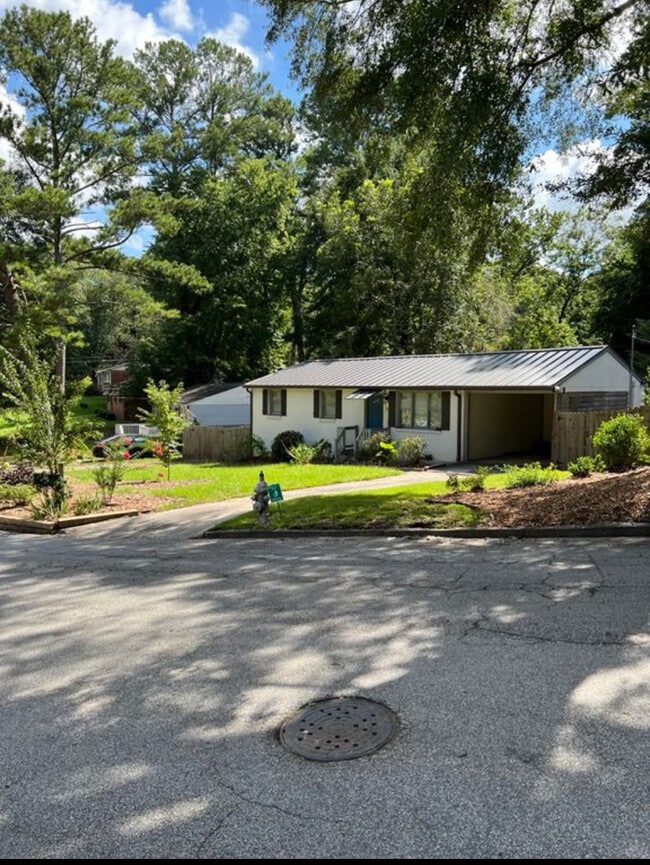 Building Photo - 375 Cologne Dr SE