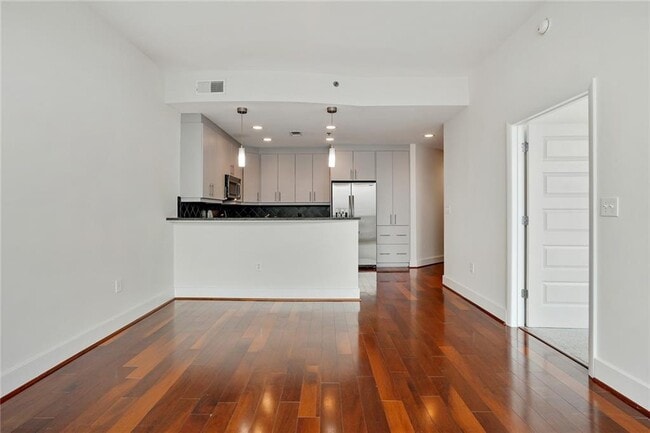 Building Photo - 1080 Peachtree St NE