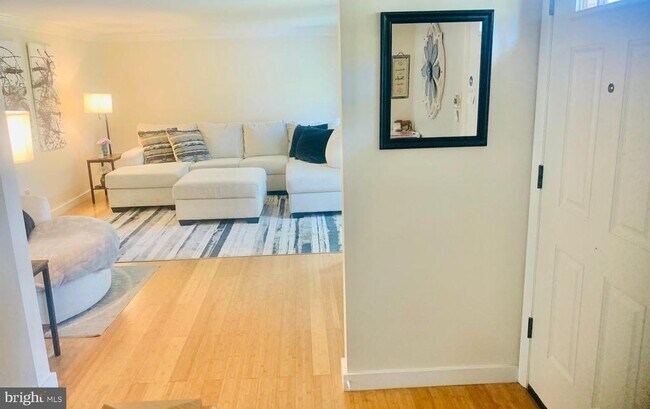 Foto del edificio - 1163 Kettle Pond Ln