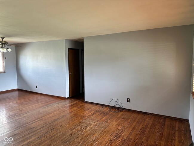 Building Photo - 5626 Hammon Dr