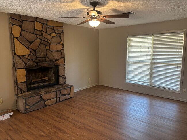 Foto del edificio - 24 Driftwood Cir