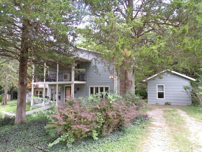 Foto del edificio - Unique 2 Bed 2.5 Bath Country Home!