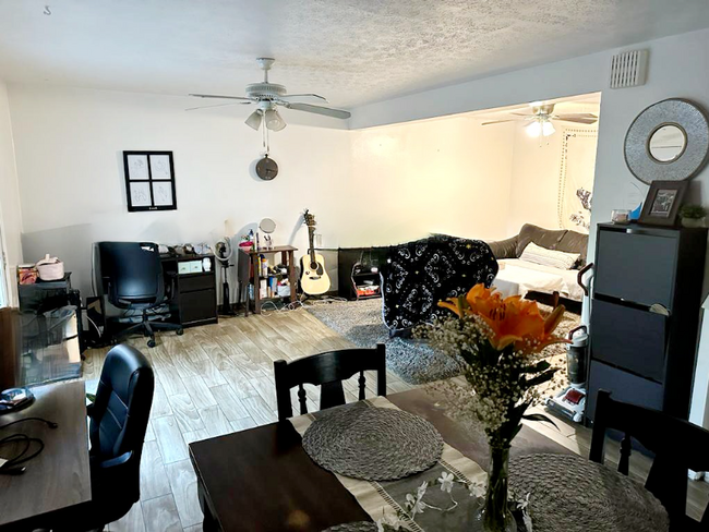 Building Photo - 5602 Ashley Oaks Dr