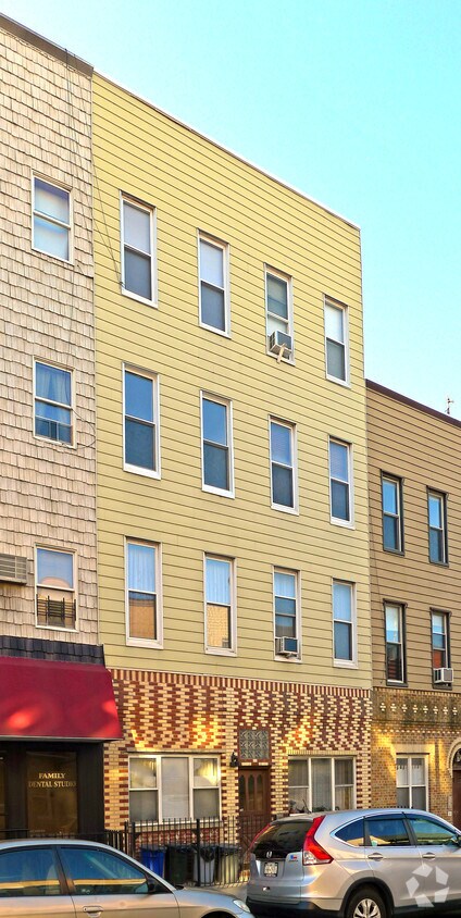 Foto principal - 149 Driggs Ave