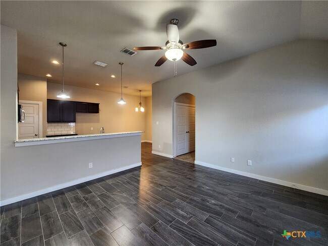 Foto del edificio - 1143 Creekside Orchard