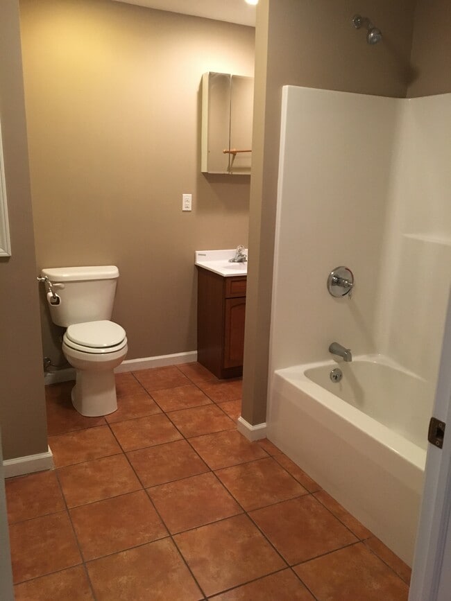 Building Photo - 520 Airport Road Apt 101