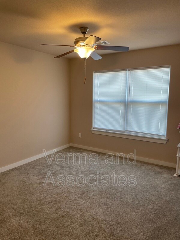 Building Photo - 463 Barbet Dr