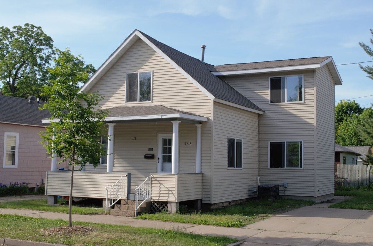 Primary Photo - 468 W 10th St