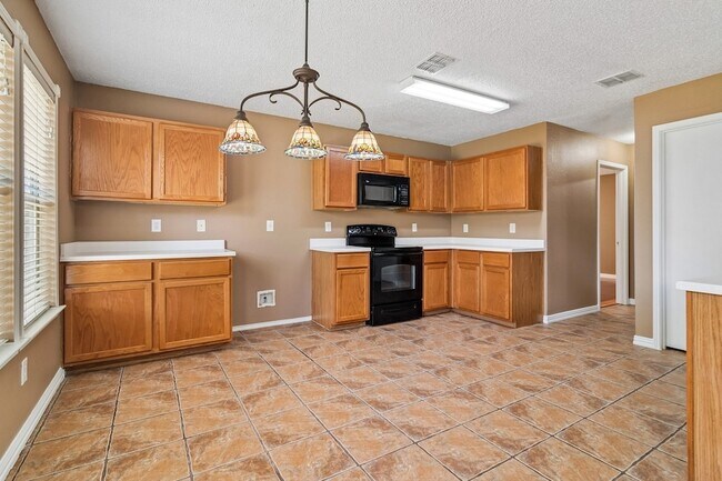 Foto del edificio - 2232 Chestnut Dr