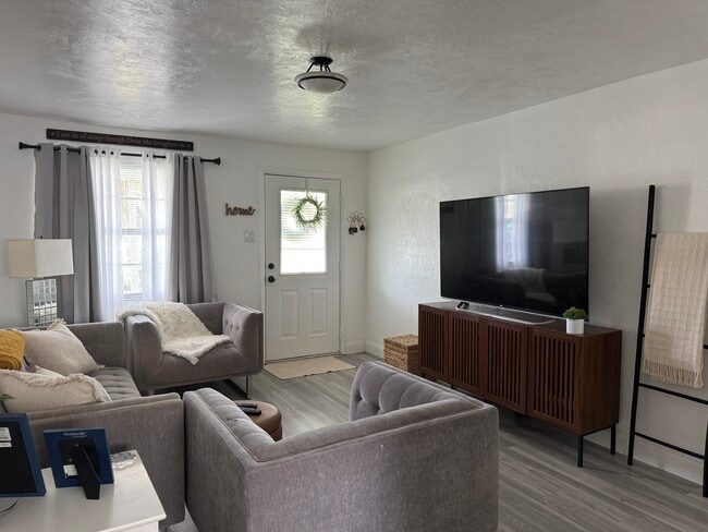 Living room - 2608 Anastasia Dr