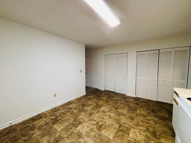 Foto del edificio - 4 Bedroom 2.5 Bath Townhouse