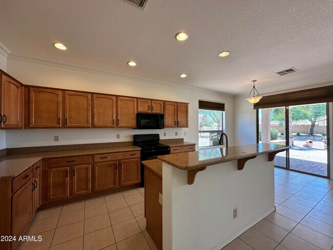 Building Photo - 23620 S Sunny Side Dr