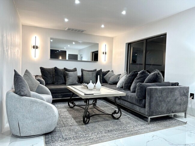 Foto del edificio - 5700 Saddlebrook Way