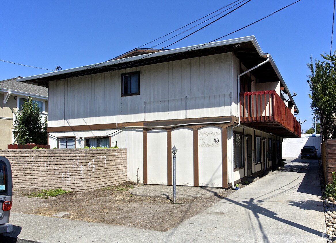 Foto del edificio - 48 A-D Ellsworth Ave