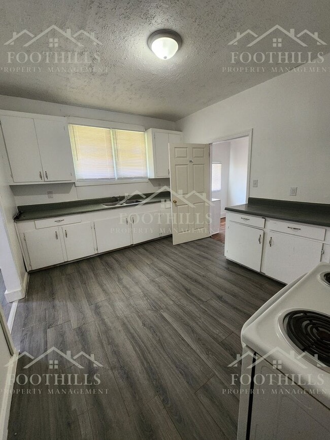 Building Photo - 2 Bedroom Home in Anderson – Pet Friendly!