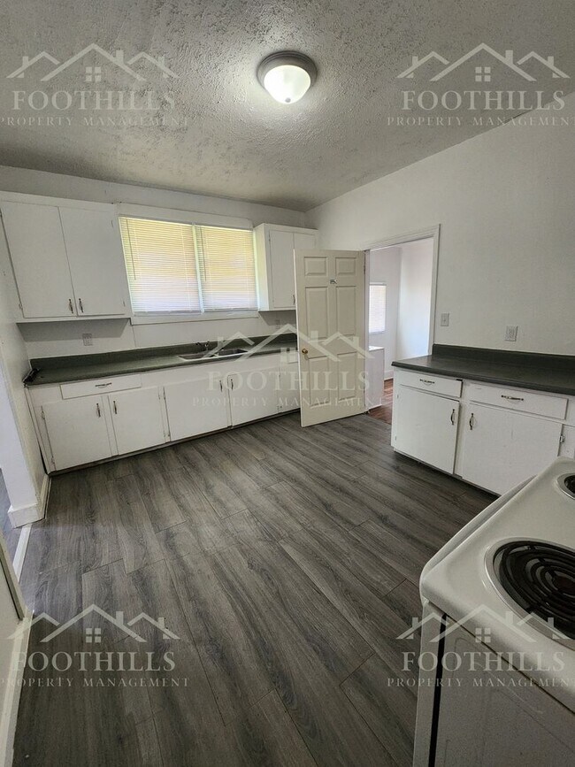 Foto del edificio - 2 Bedroom Home in Anderson – Pet Friendly!