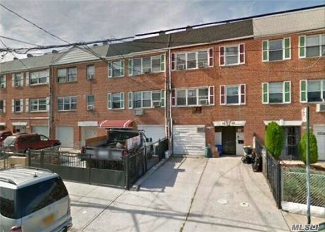 Primary Photo - 32-44-44 71st St