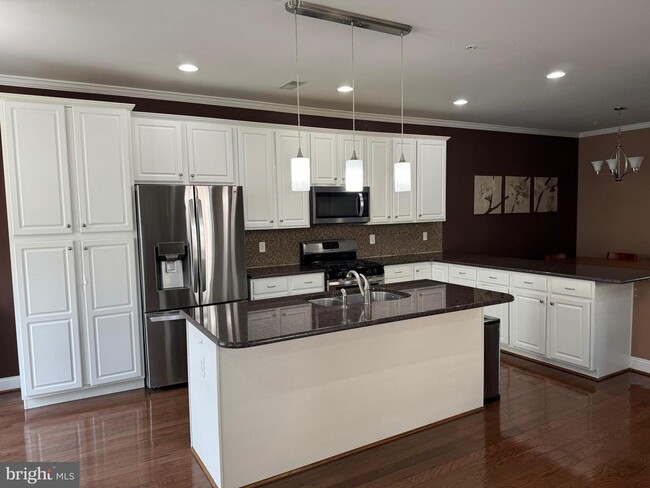 Foto del edificio - 3235 Brookside Dr