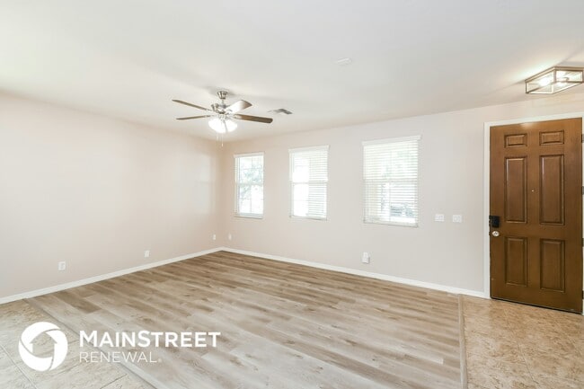 Building Photo - 4055 E Tulsa St