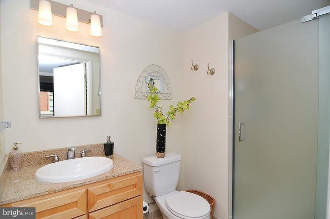 Foto del edificio - 1150 K St NW