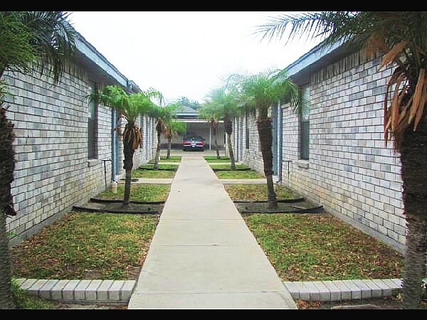 Building Photo - 712 Quail Ave