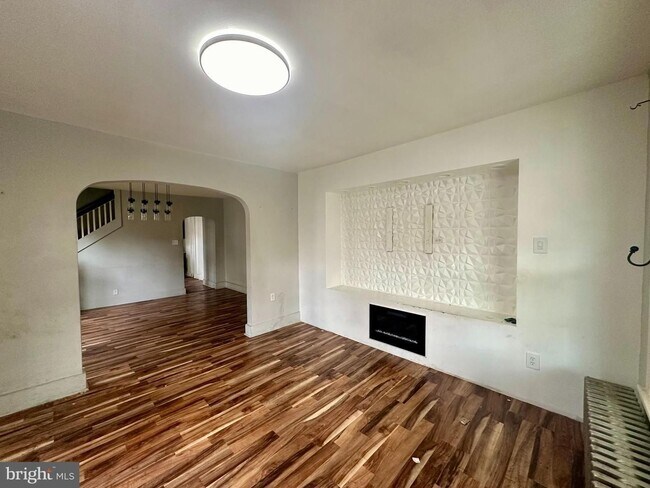 Building Photo - 3 Bed 1 Bath Semi-Detached Home In Lebanon