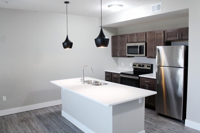 Building Photo - 1007 Sunrise Dr