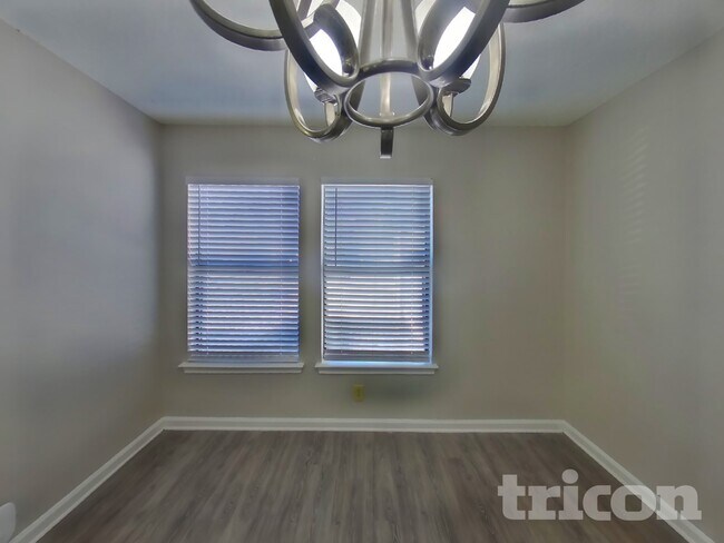 Foto del edificio - 6419 Beech Trail Dr